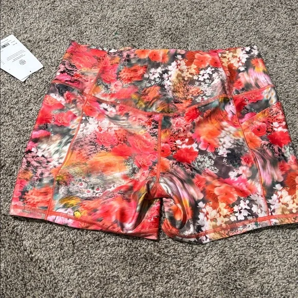 Athleta Salutation Stash Picket shorts size XL NWT - Picture 3 of 3